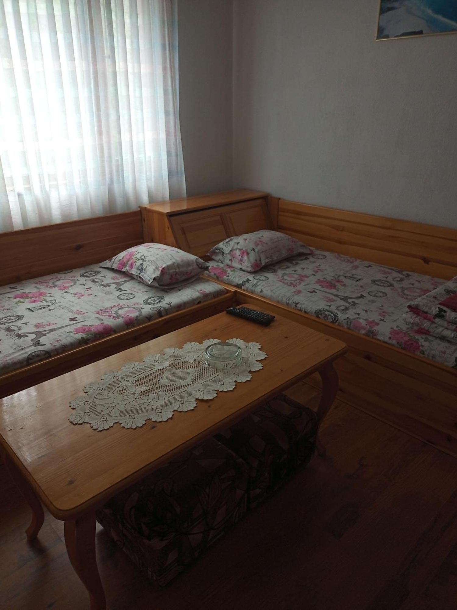 Family Hotel Shisharka 巴塔克 外观 照片