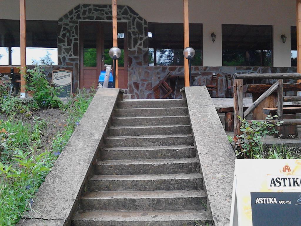 Family Hotel Shisharka 巴塔克 外观 照片