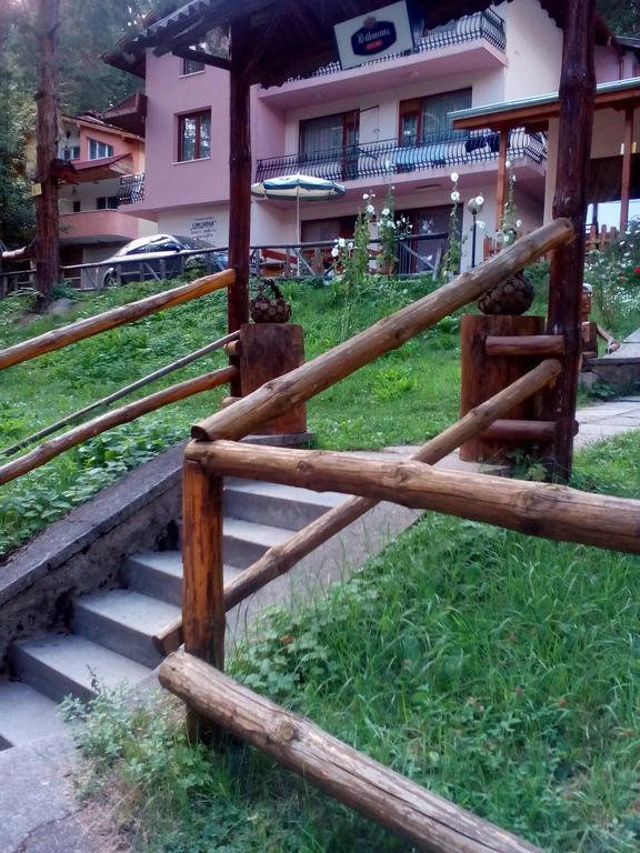 Family Hotel Shisharka 巴塔克 外观 照片