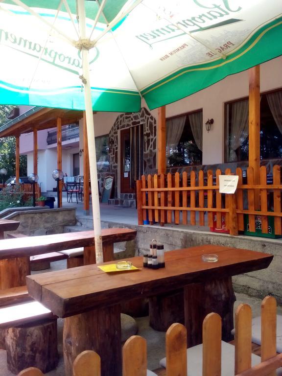 Family Hotel Shisharka 巴塔克 外观 照片